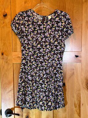 DIVIDED / H&M Black Multicolor Floral Short Sleeve Dress Size 6